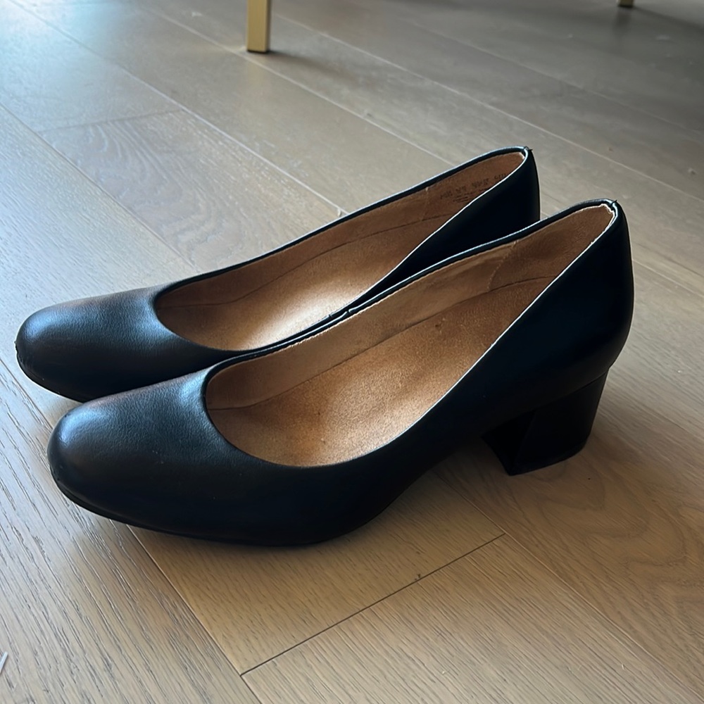 Naturalizer Black Heels 7.5M